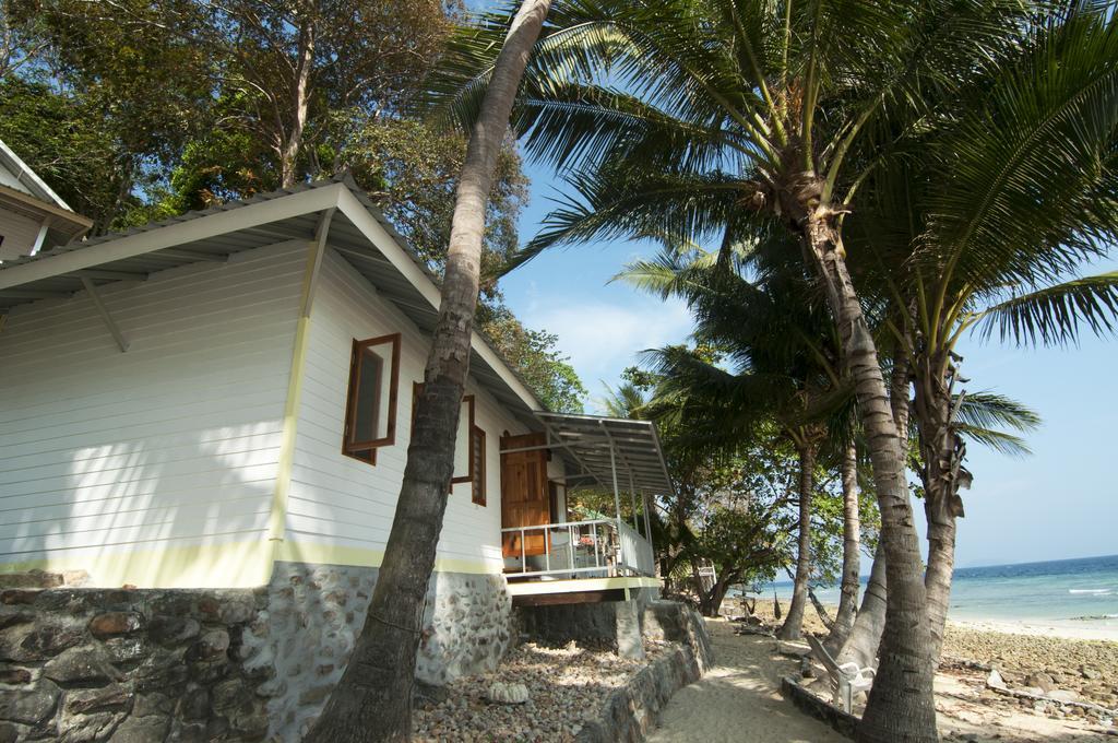 Tohko Beach Resort Фи Фи Айлънд Екстериор снимка
