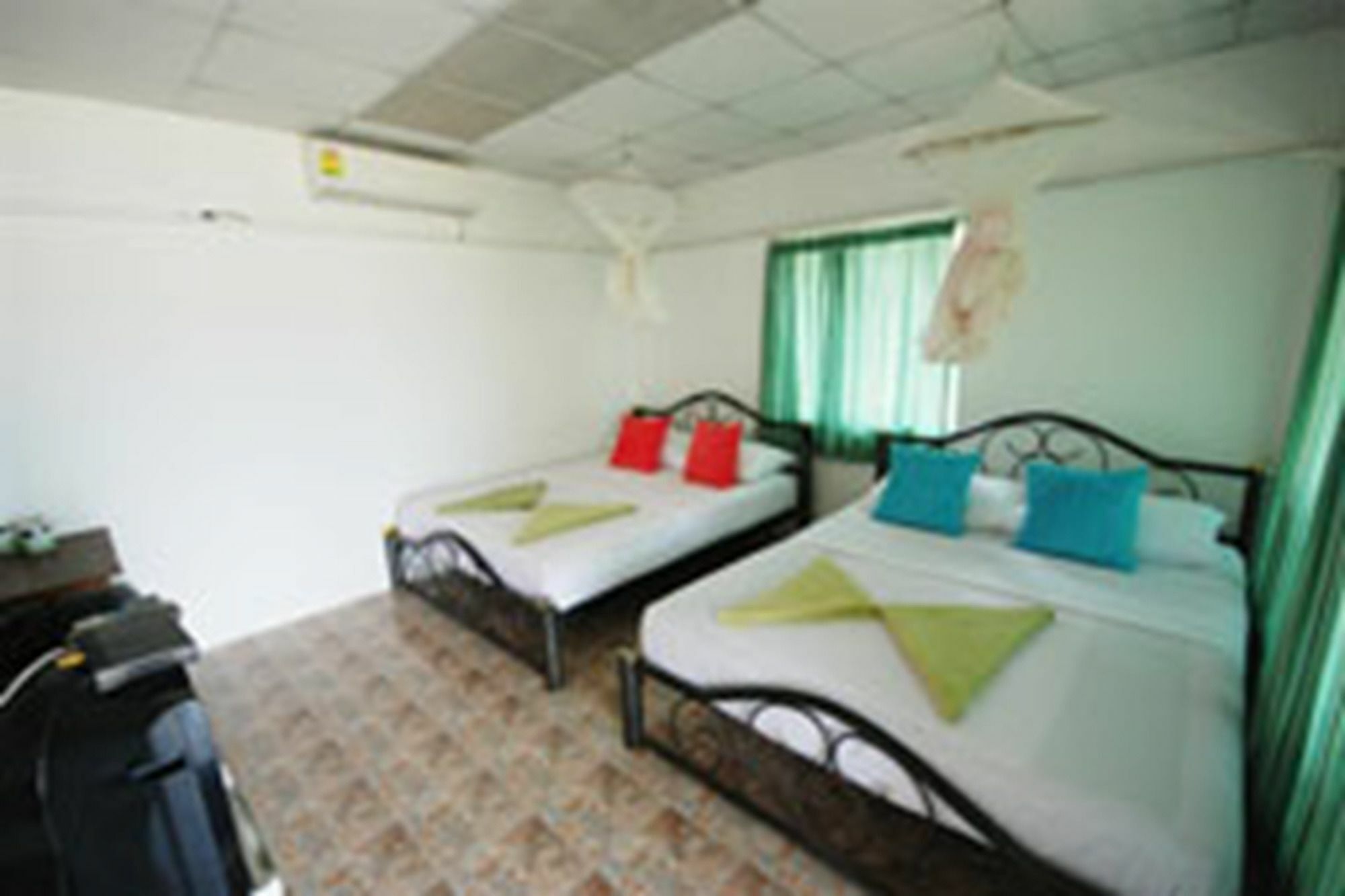 Tohko Beach Resort Фи Фи Айлънд Екстериор снимка